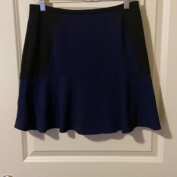 H&M Skirt - Picture 2 of 6